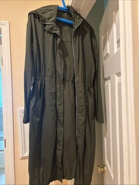 UNIQLO Oversized Long Nylon Jacket Shell Olive Green - Size S/M womens
